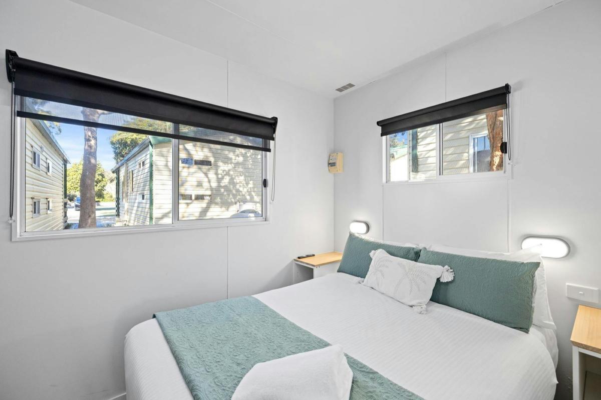 1 Bedroom Cabin Bedroom