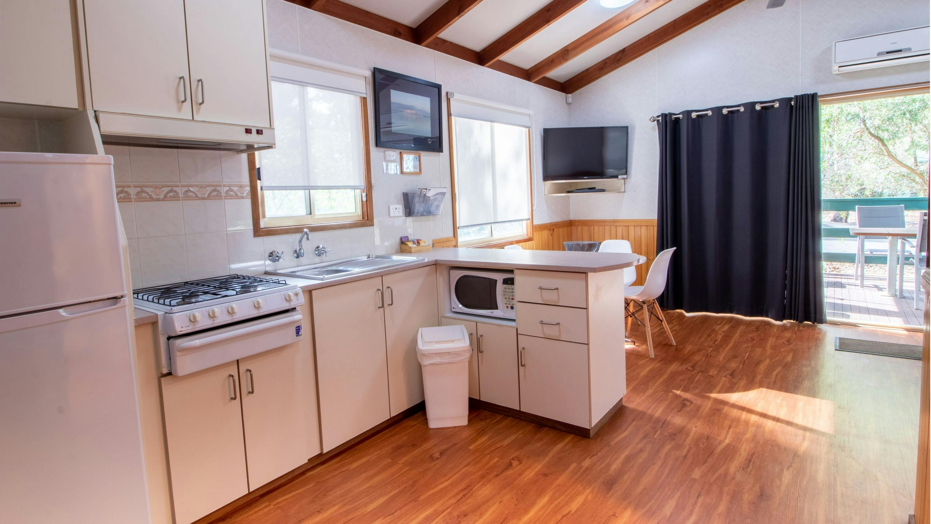 Family cabin - kitchen/living area