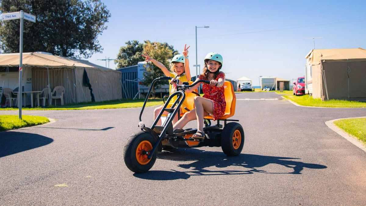 Kids pedal carts