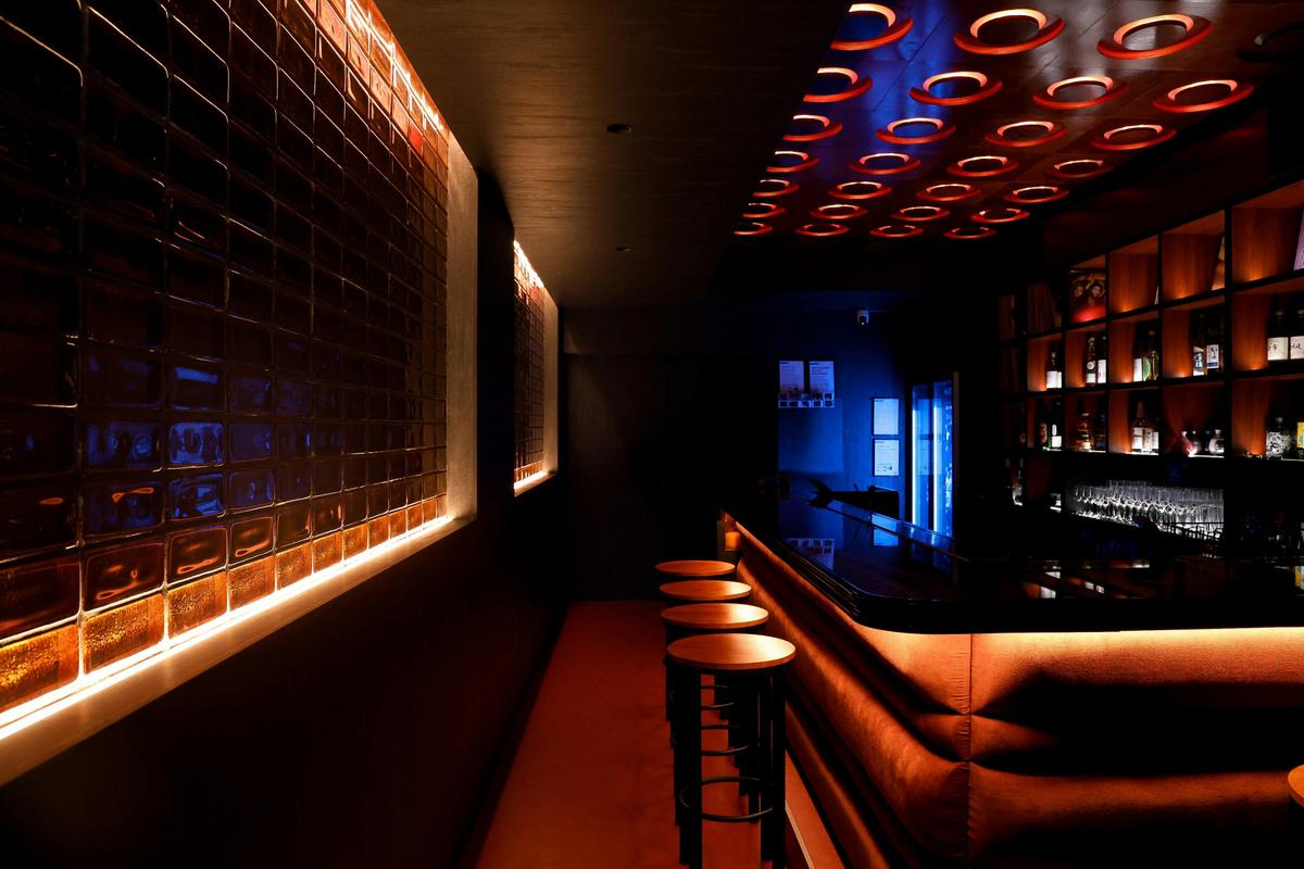 Bar Selecta Hawthorn - Main listening  bar