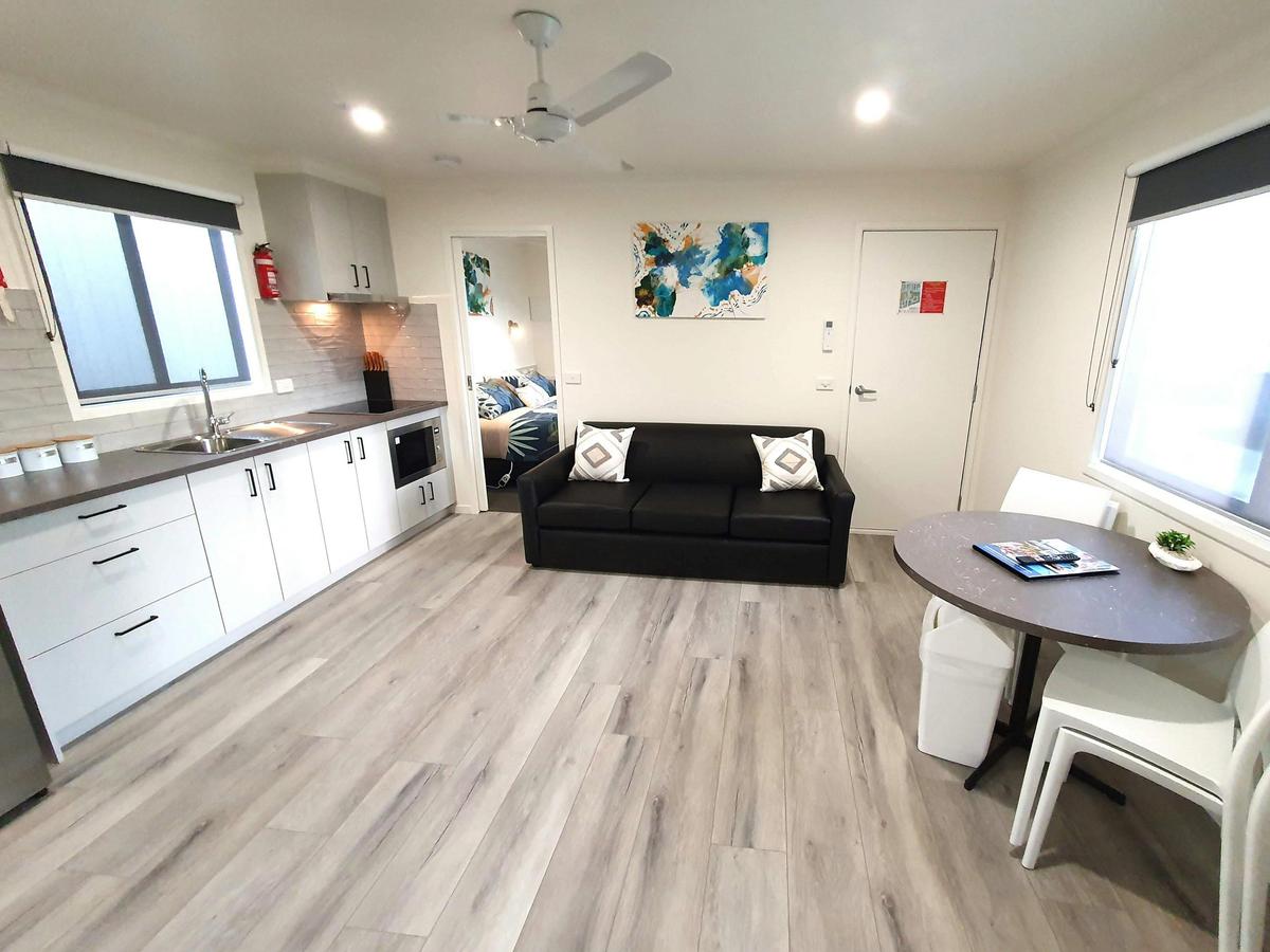 BIG4 Whiters Holiday Village Deluxe Villas living area