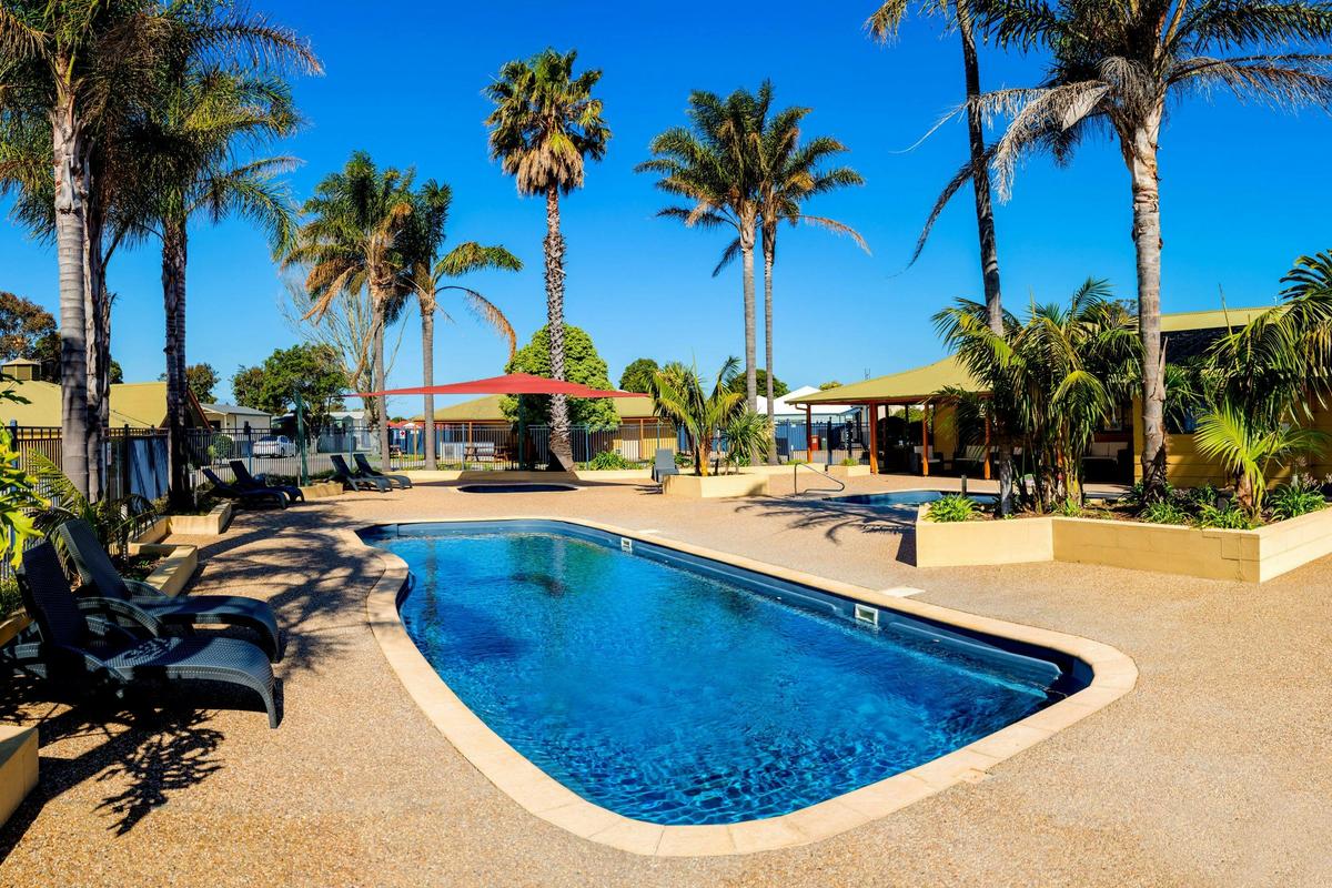 BIG4 Whiters three swimming pools