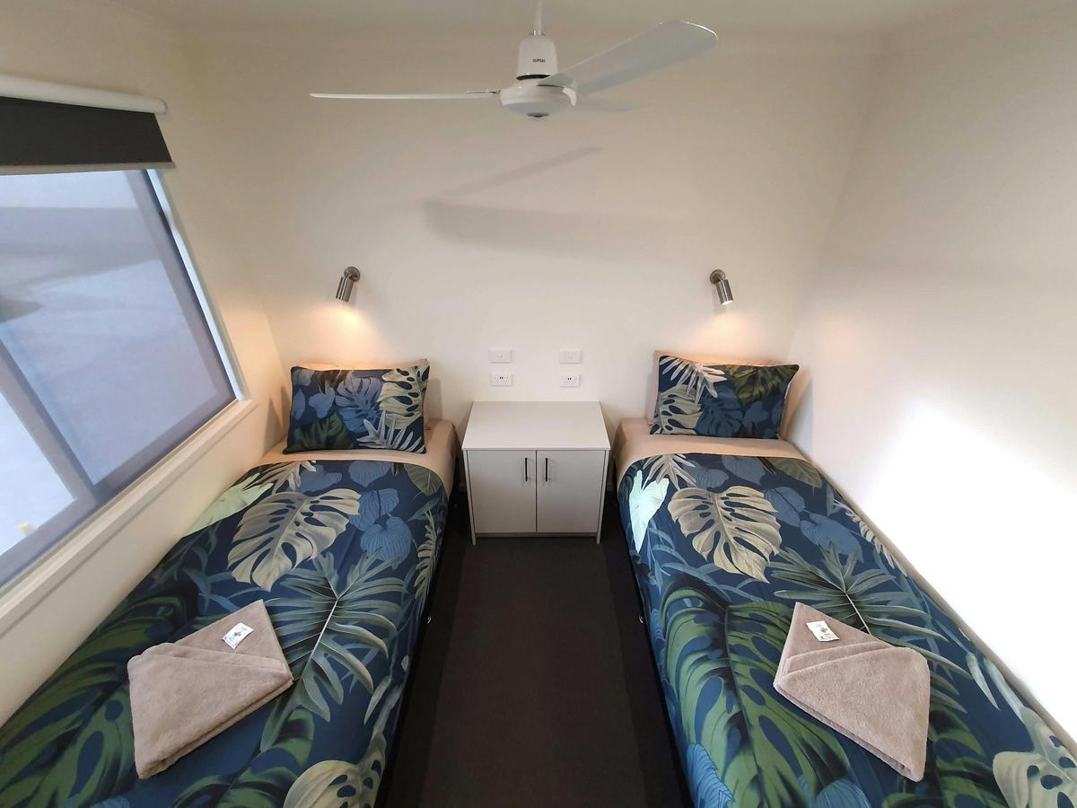 BIG4 Whiters Holiday Village Deluxe Villas second bedroom