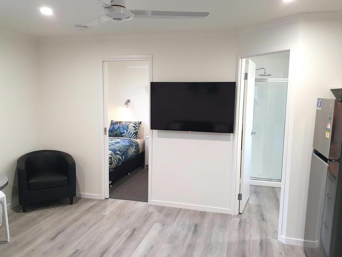 BIG4 Whiters Holiday Village Deluxe Villas living area