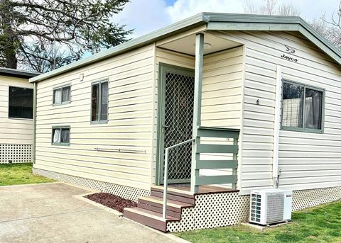 Family Cabin - Sleeps 6