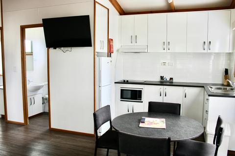 Family Cabin - Sleeps 5 Interior Kitchen