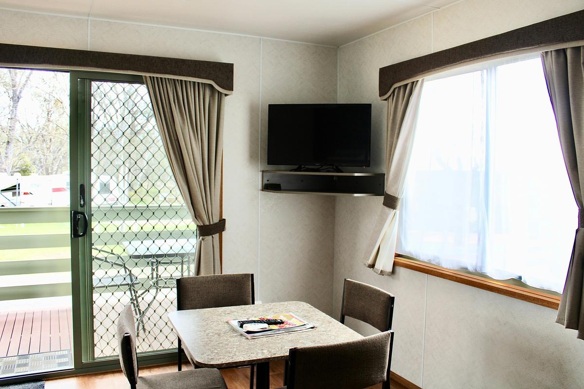 Deluxe Couples Cabin - Interior