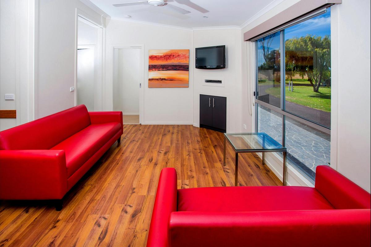 Albatross 2 bedroom cabin