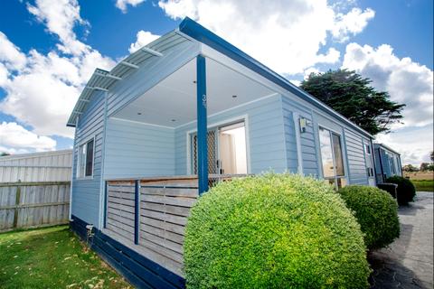 Albatross 2 bedroom cabin