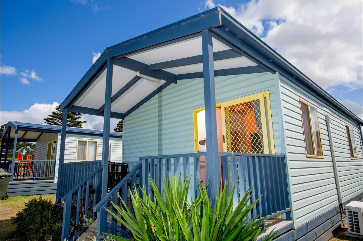 Curlew 2 bedroom cabin