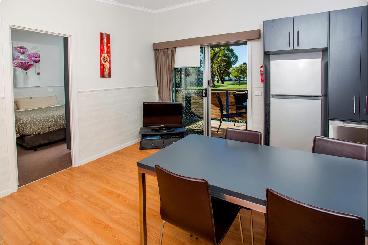 2 bedroom cabin lounge area