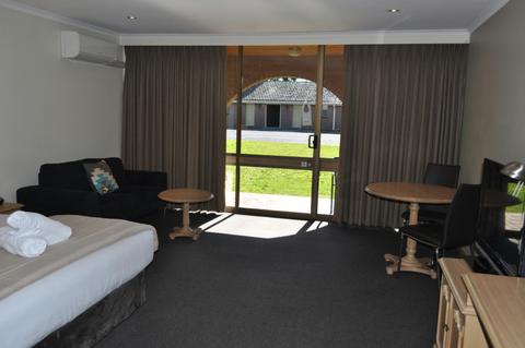 Executive Queen Room