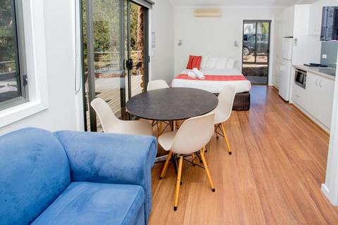 1 Bedroom Hilltop Studio