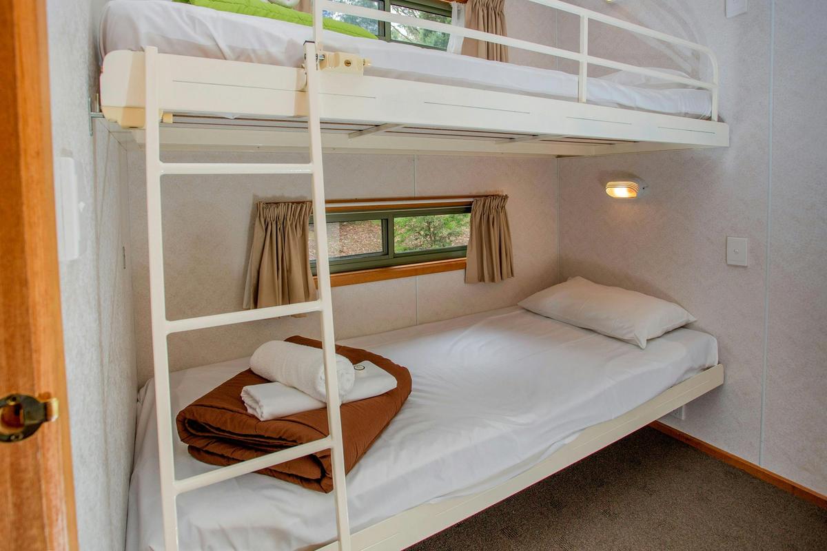 3 Bedroom Hilltop Cabin