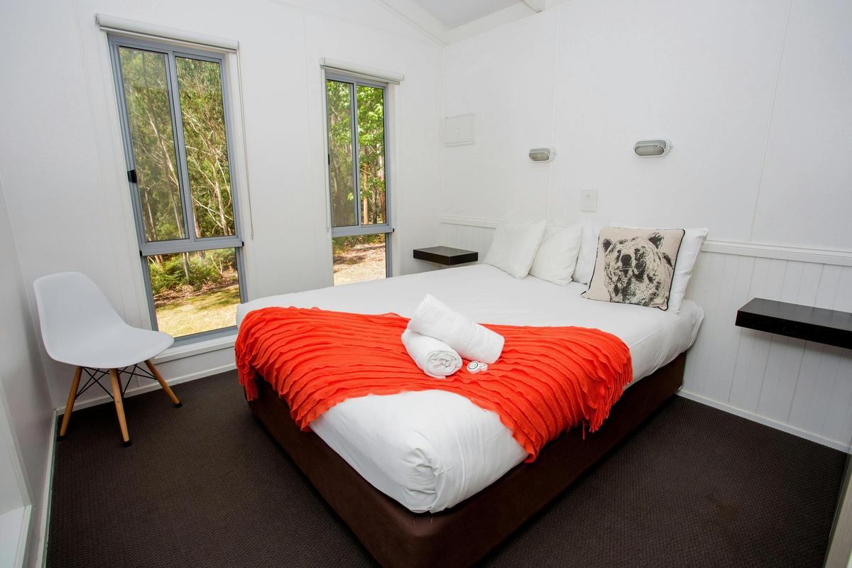 2 Bedroom Hilltop Cabin