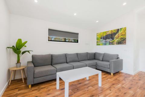 3 bedroom Pool View Superior