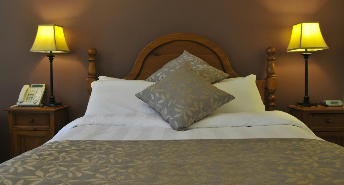 Premier Queen Room