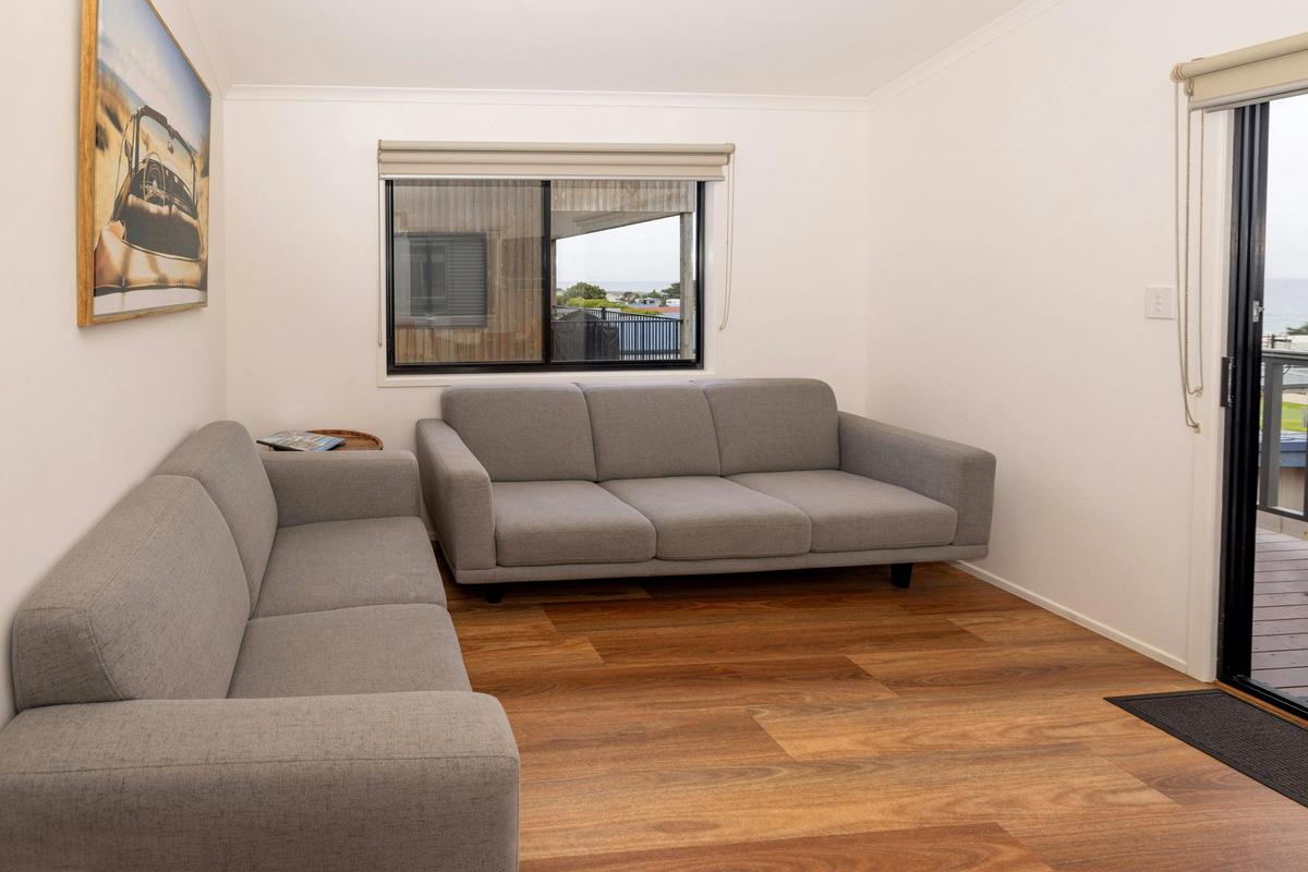 Ocean View Deluxe Cabin Lounge