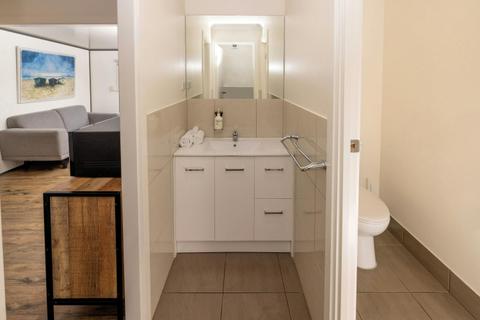 4 Berth Standard Cabin Basin & Toilet