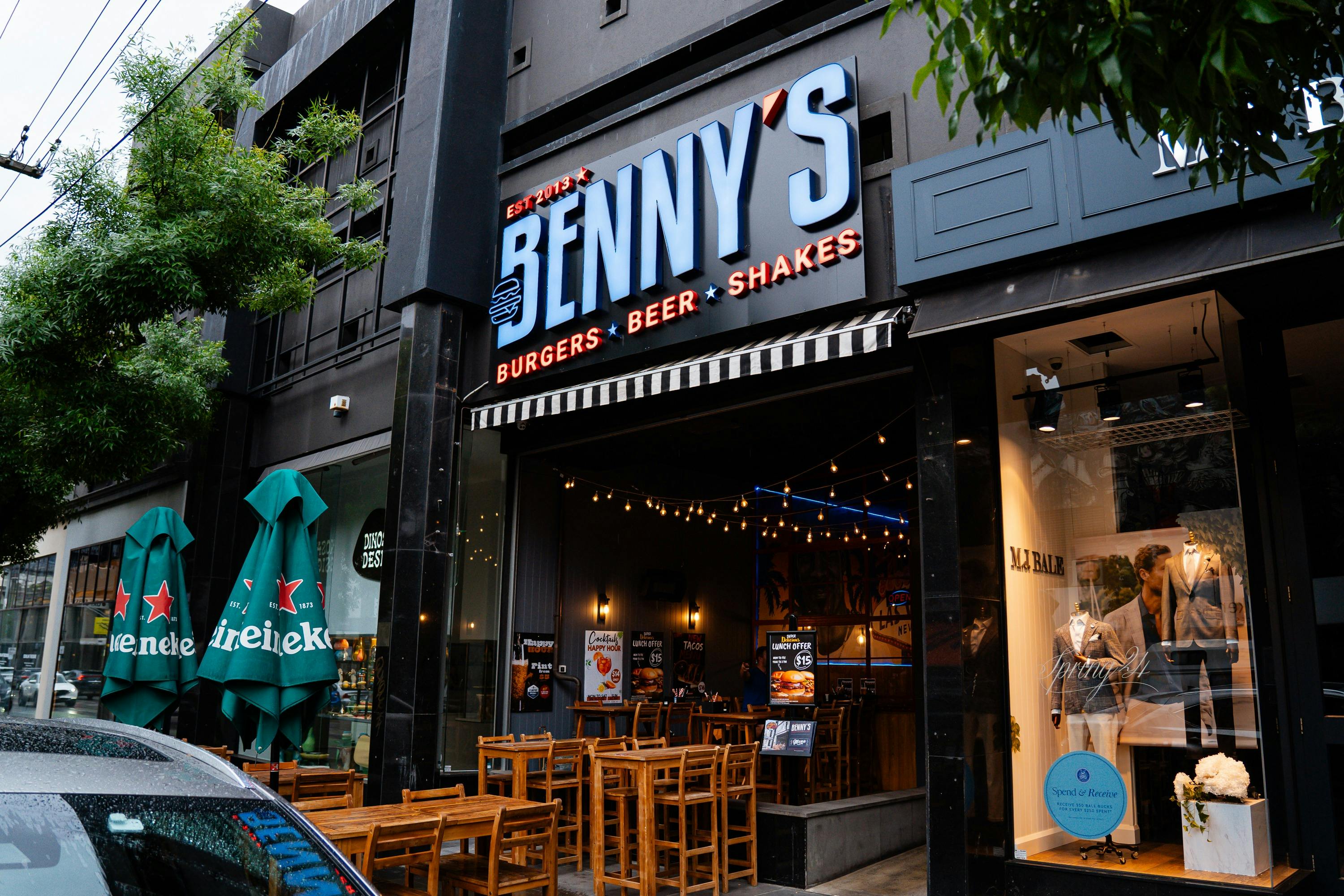 Entrance to Benny's American Burger