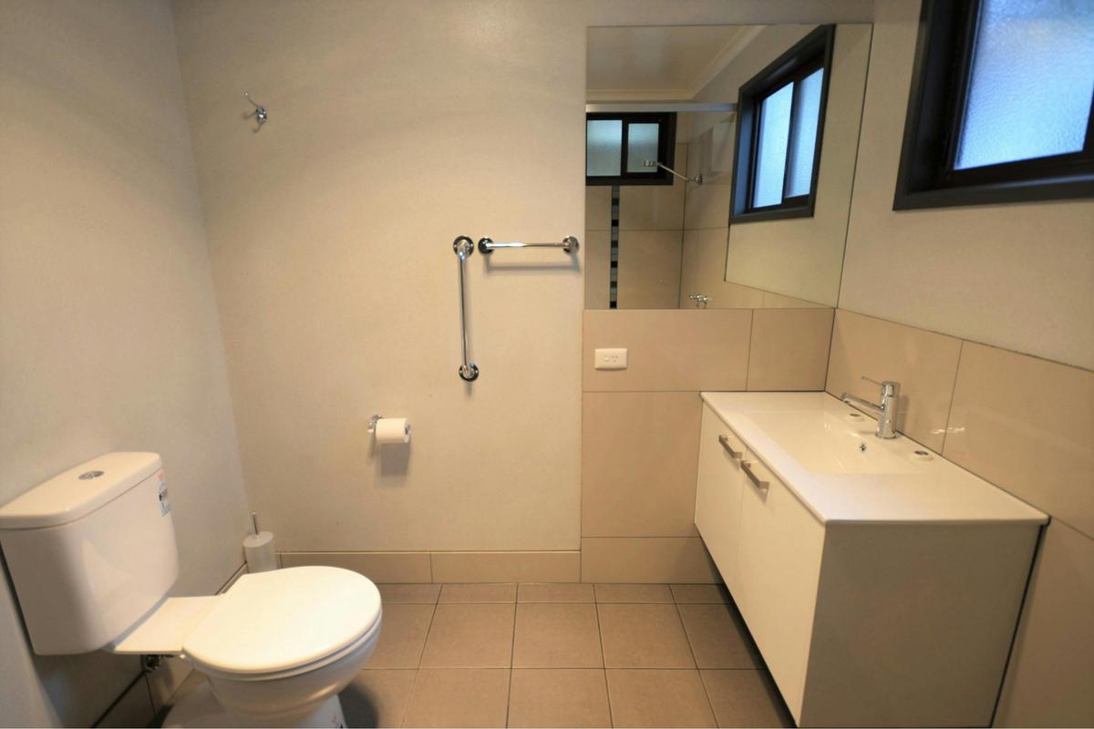 Toilet and vanity in the BIG4 Mildura Getaway Ensuite Caravan Site