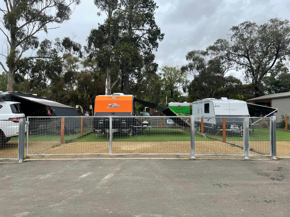 Fully Fenced Pet Site