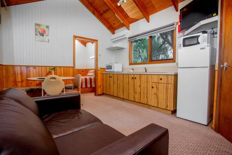 Matilda Two Bedroom Cabin - Spacious Open Plan Living Dining