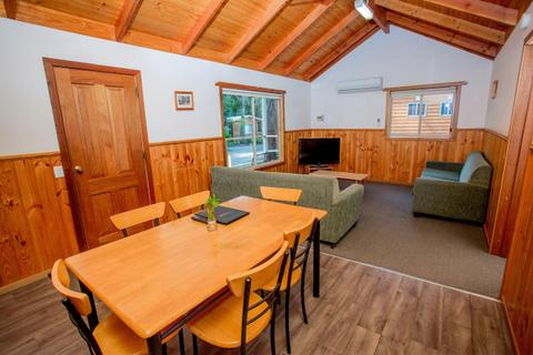 Manna Three Bedroom Cabin - Spacious Open Plan Living Dining