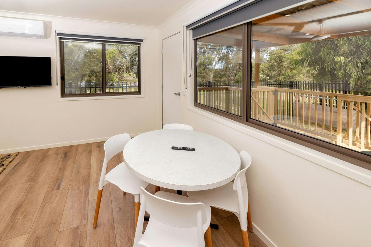 Dining Area Pet Cabin