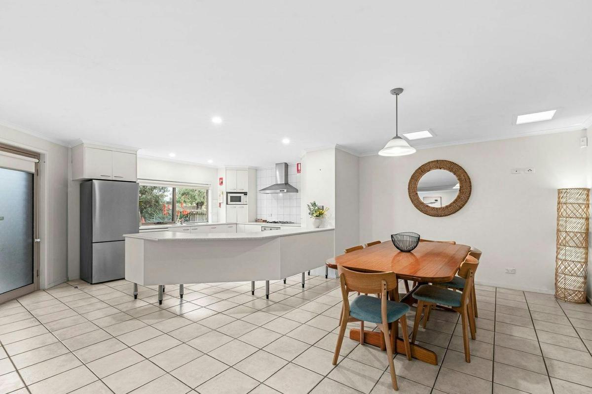 4 Bedroom Beach House Interior Kitchen DIning