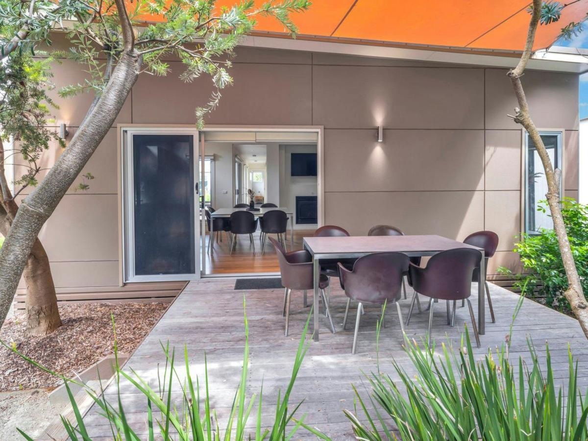 3 Bedroom Villa Outside