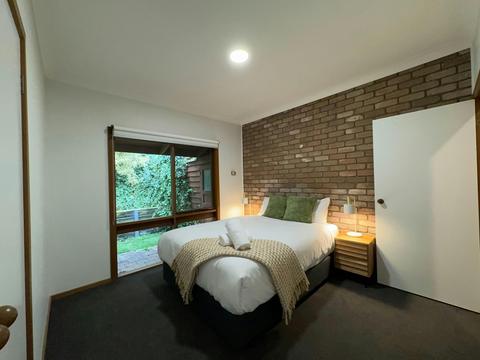 Mountbatten Lodge - Bedroom 3 | Tasman Holiday Parks - Bright