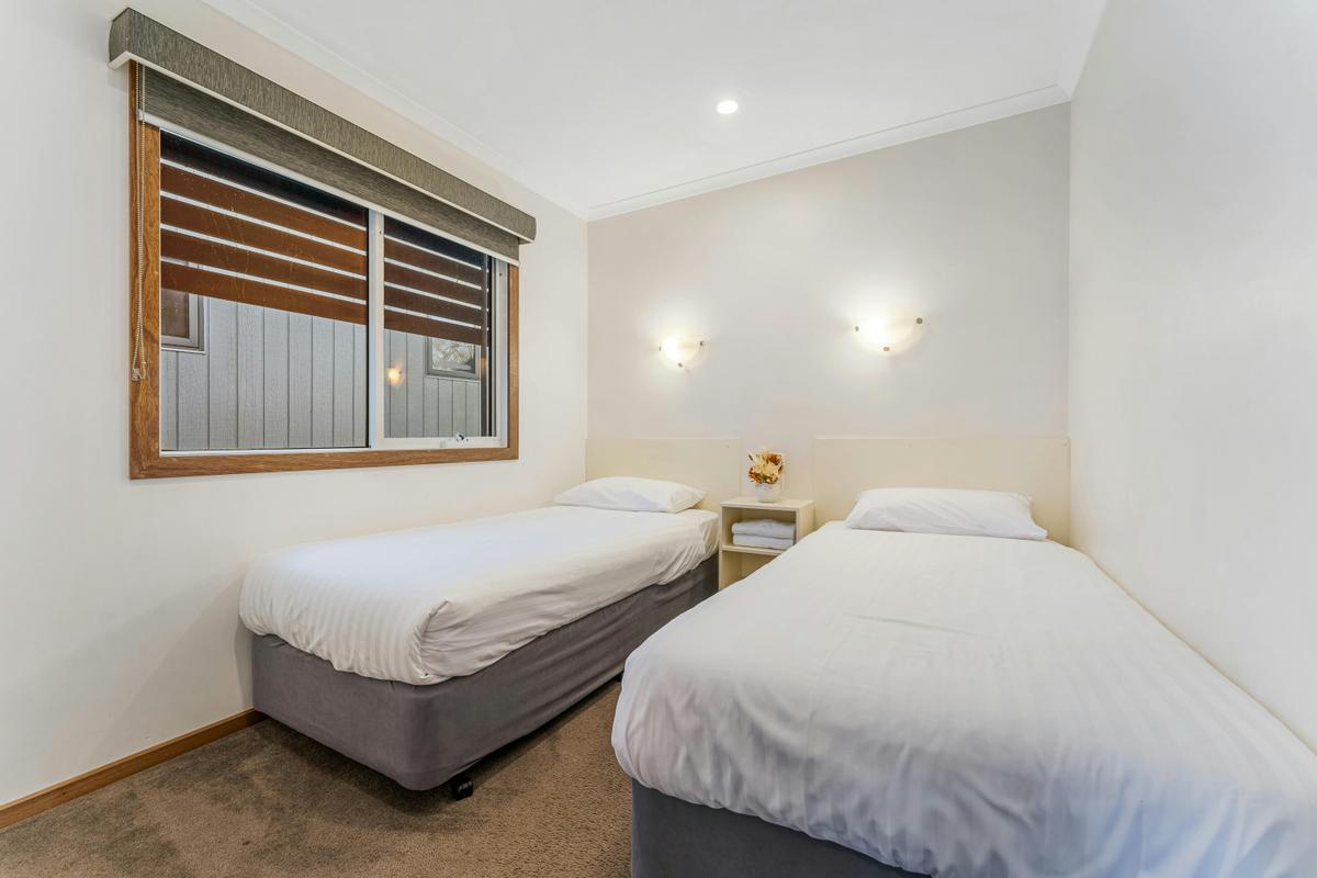 Two Bedroom Spa Villa | Tasman Holiday Parks - Bright