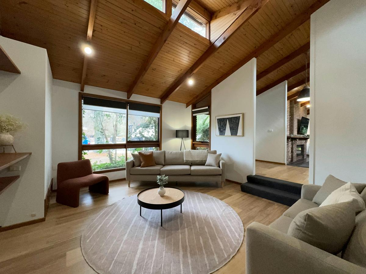 Mountbatten Lodge - Living Room | Tasman Holiday Parks - Bright