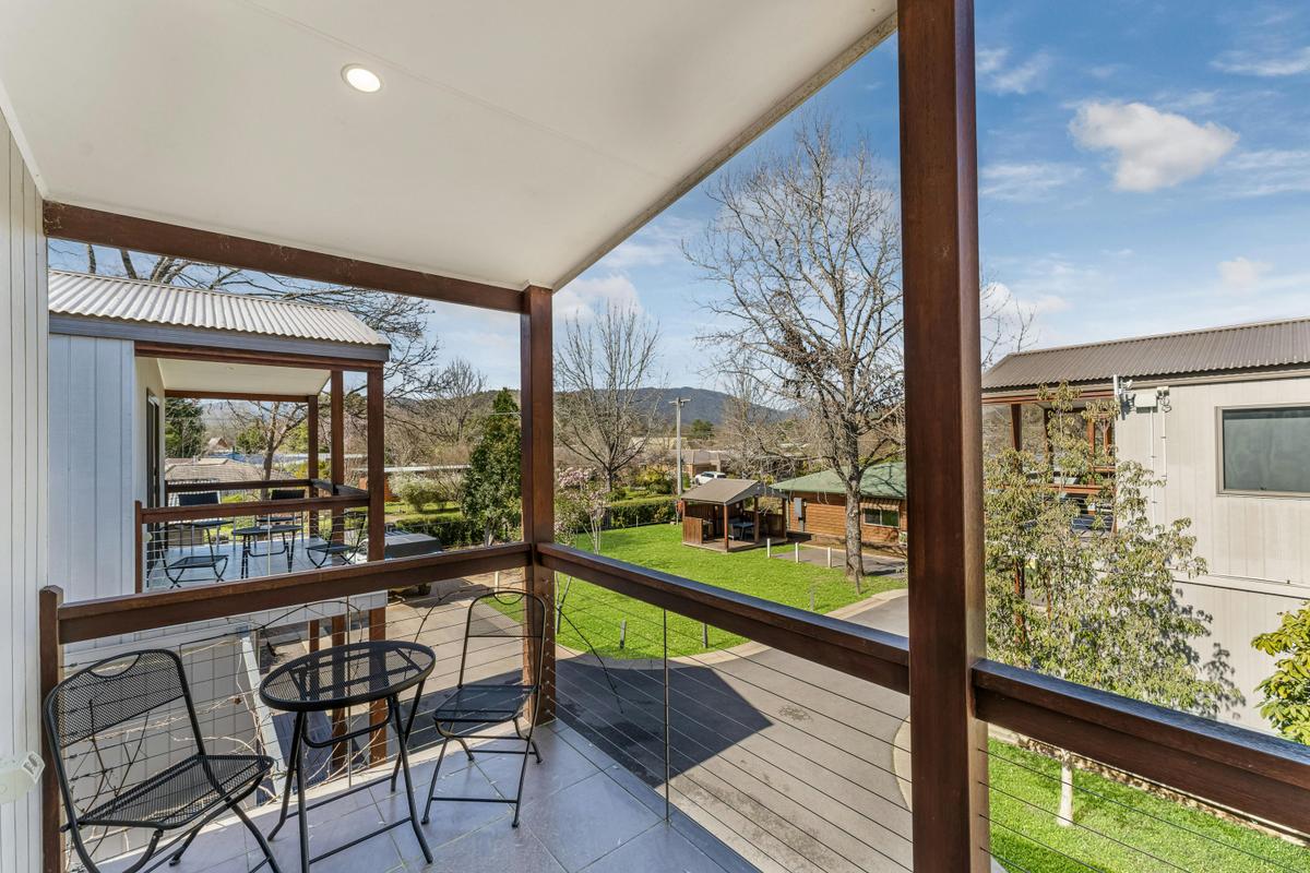 Three Bedroom Spa Townhouse | Tasman Holiday Parks - Bright