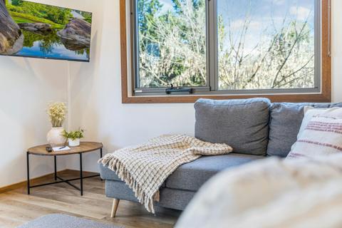 Three Bedroom Spa Townhouse | Tasman Holiday Parks - Bright