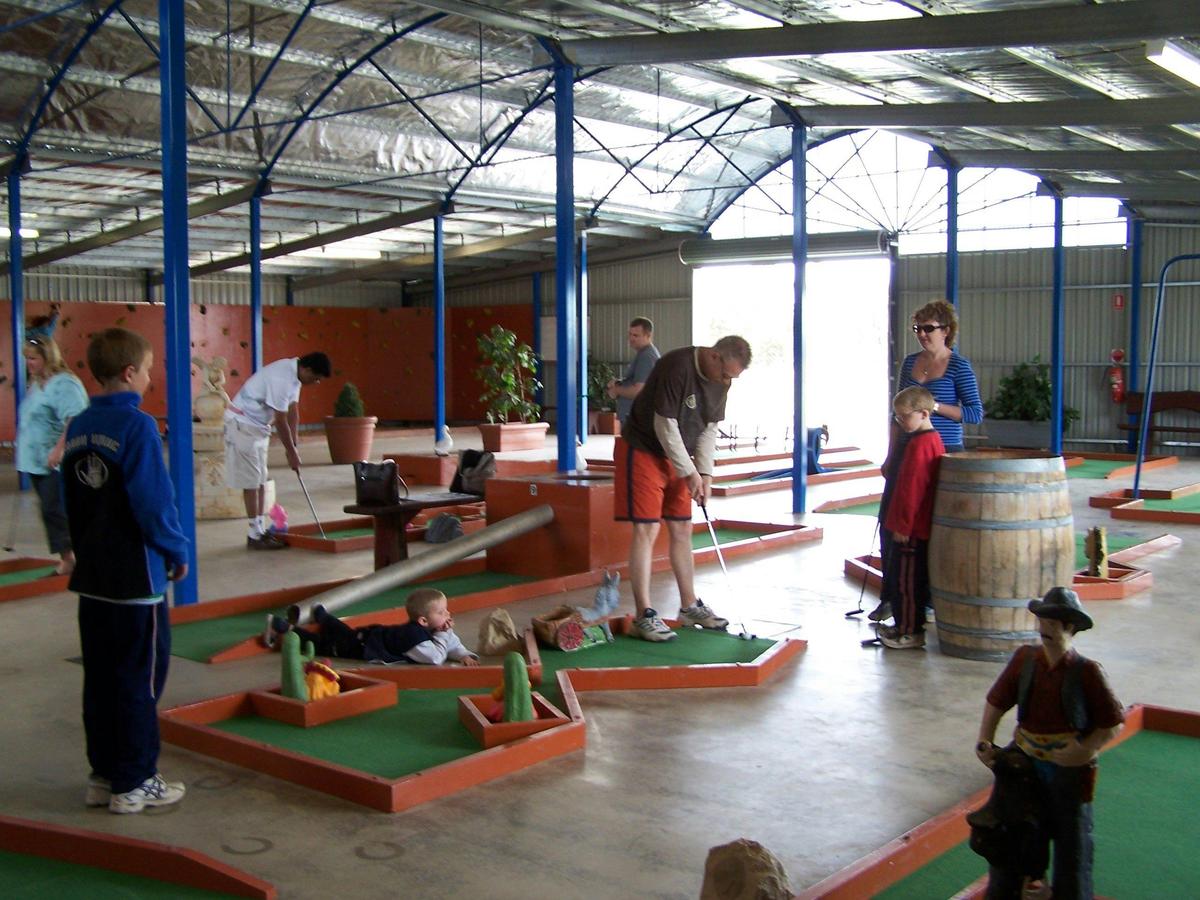 Indoor Mini Golf