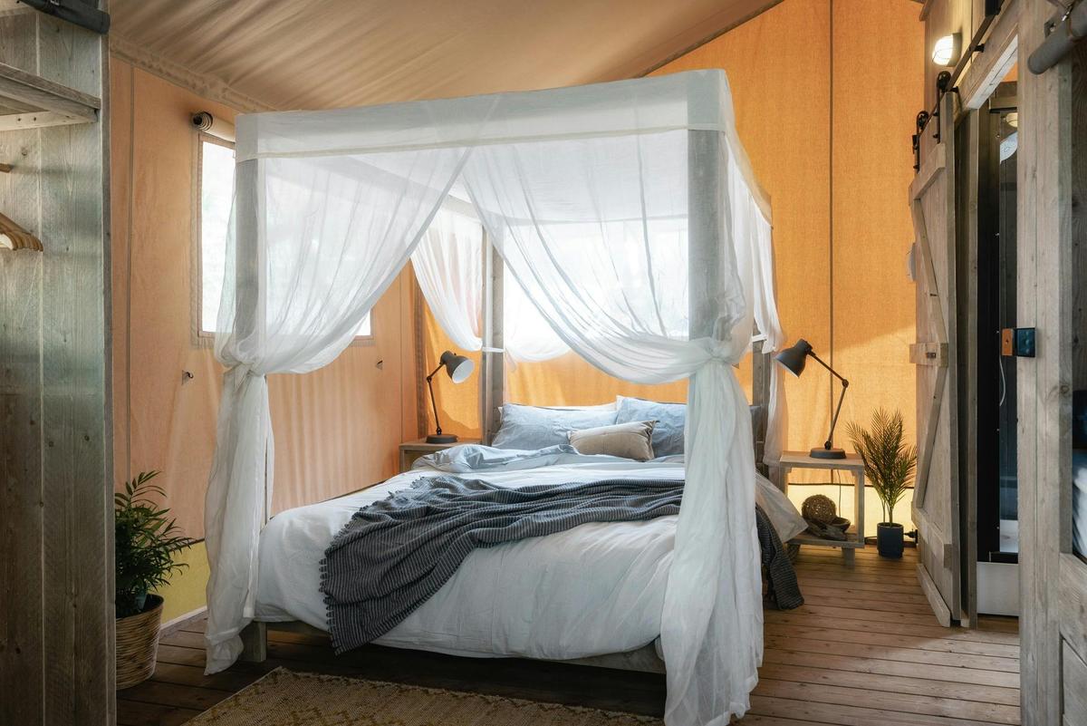 Queen Bed