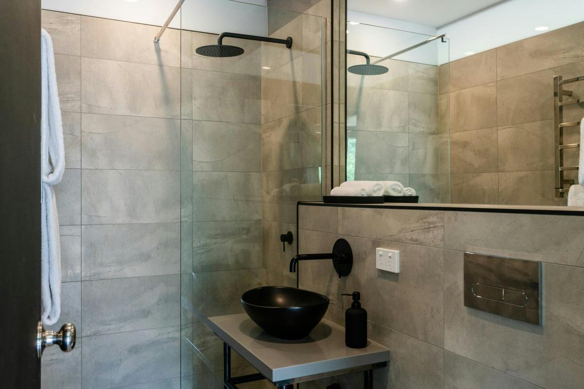 Ensuite