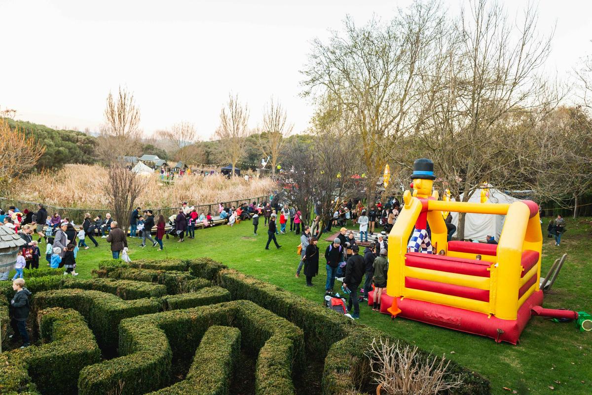 GAMES GARDEN