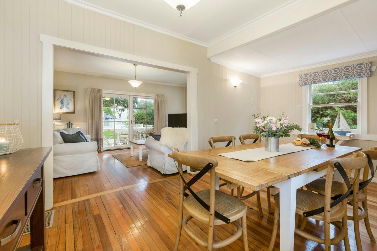 Dining room and lounge