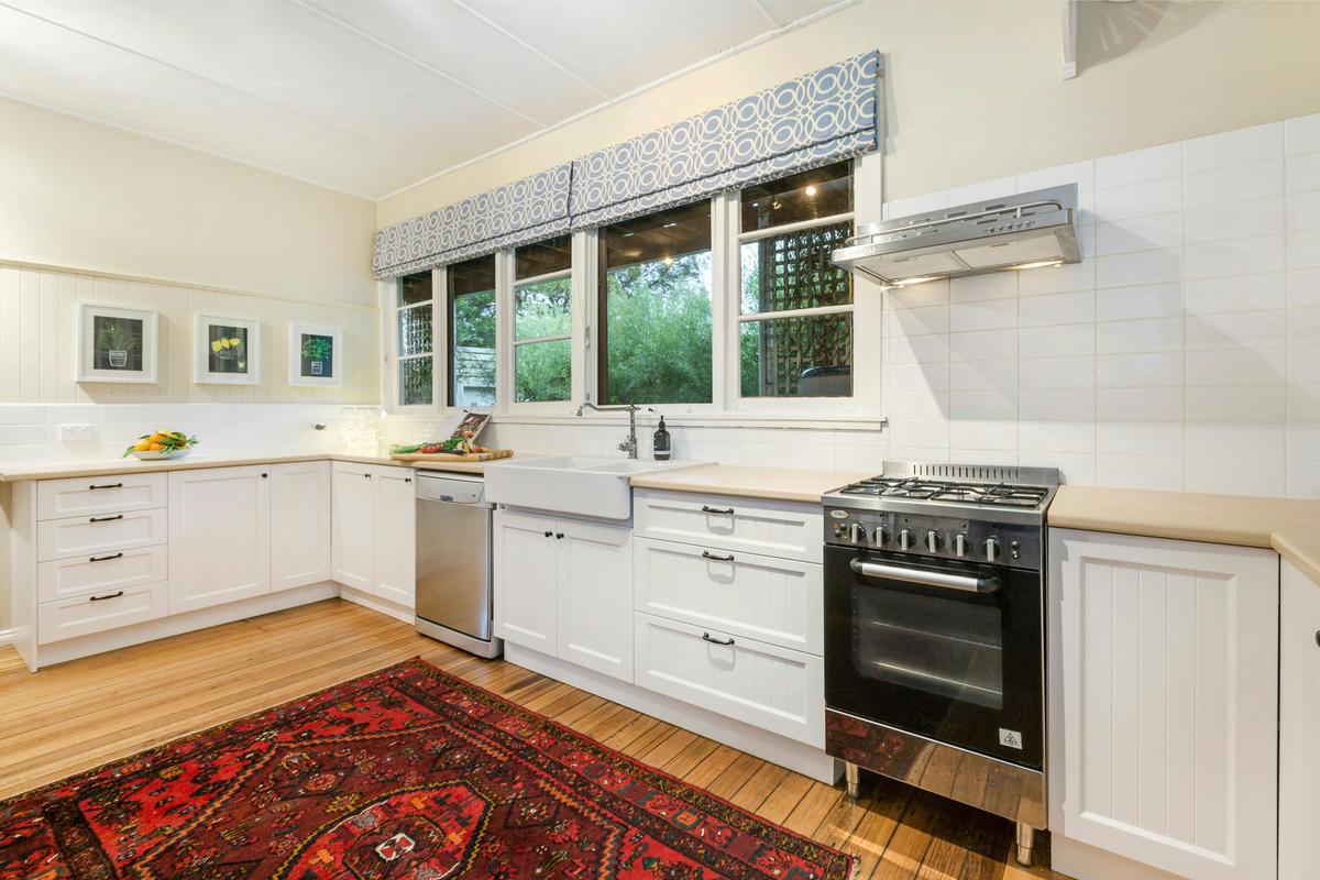 Shearwater - kitchen