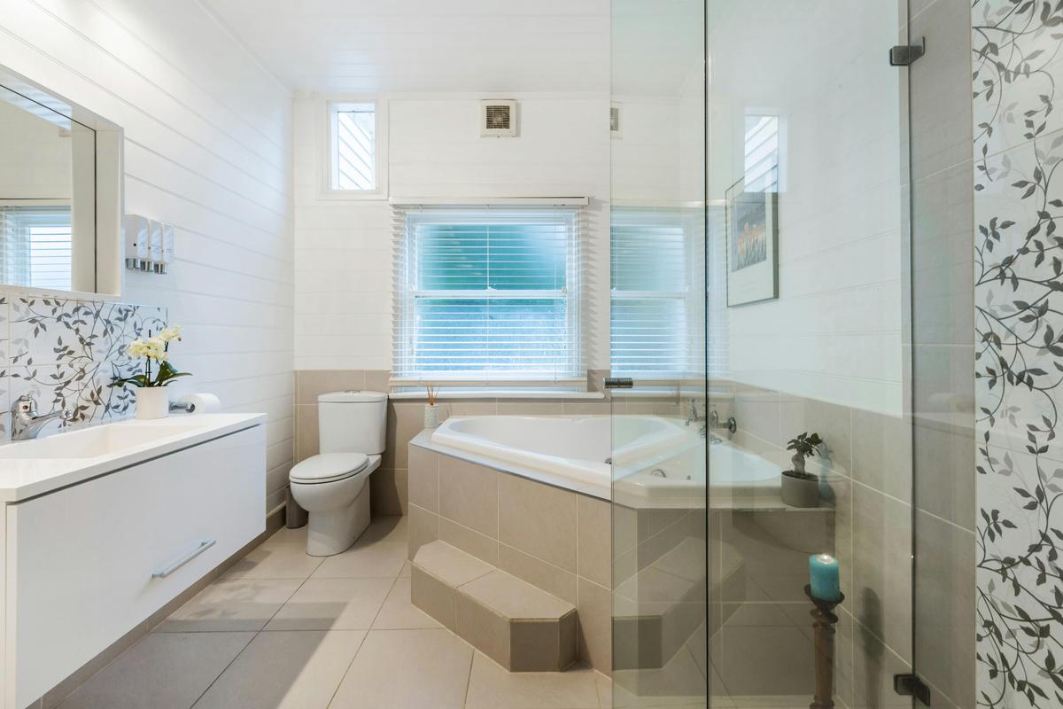 Bath and shower room