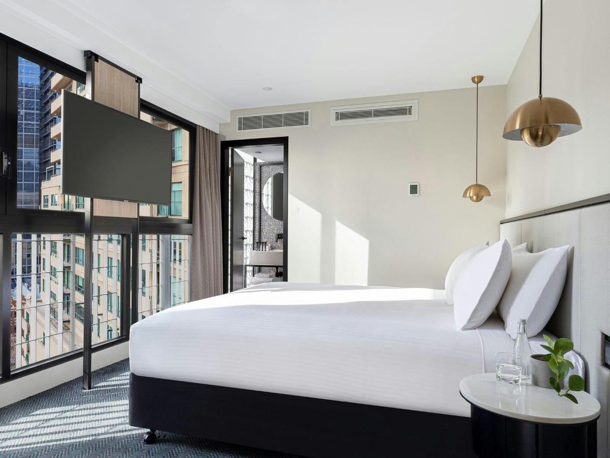 Brady Hotels Jones Lane