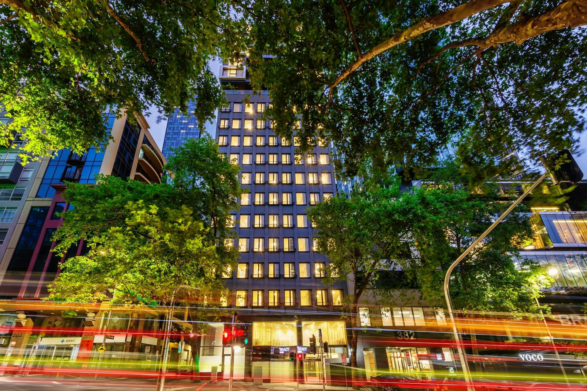 Brady Hotels Hardware Lane Exterior