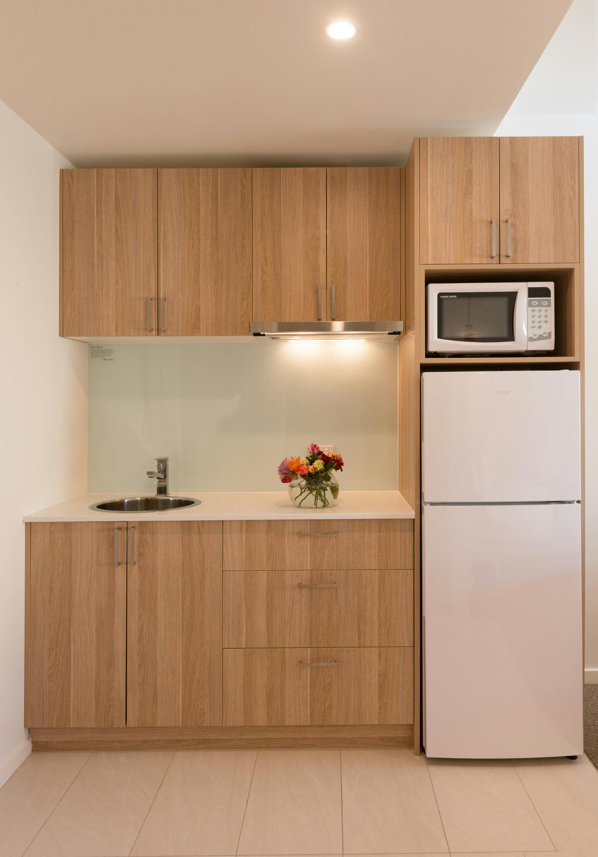 Deluxe Suite - Kitchenette