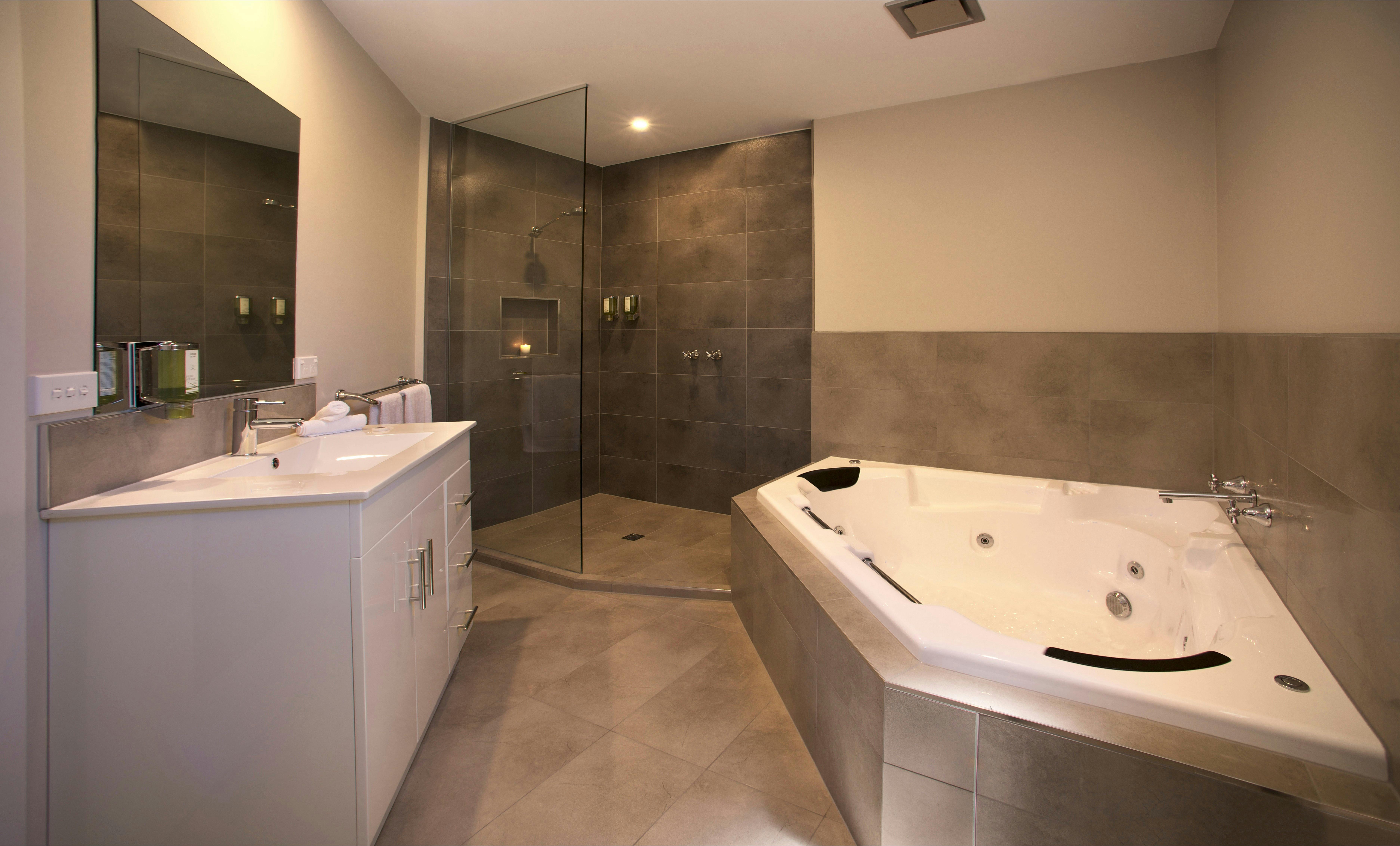 King Spa En Suite