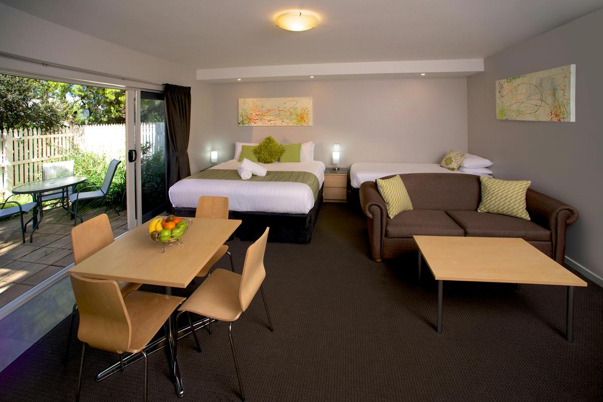 Garden Studio - Bedroom, Living, Courtyard