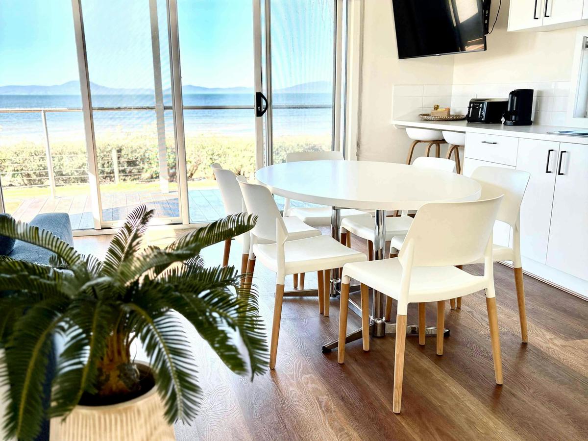 Luxury Beachside Cabin - Sleeps 6