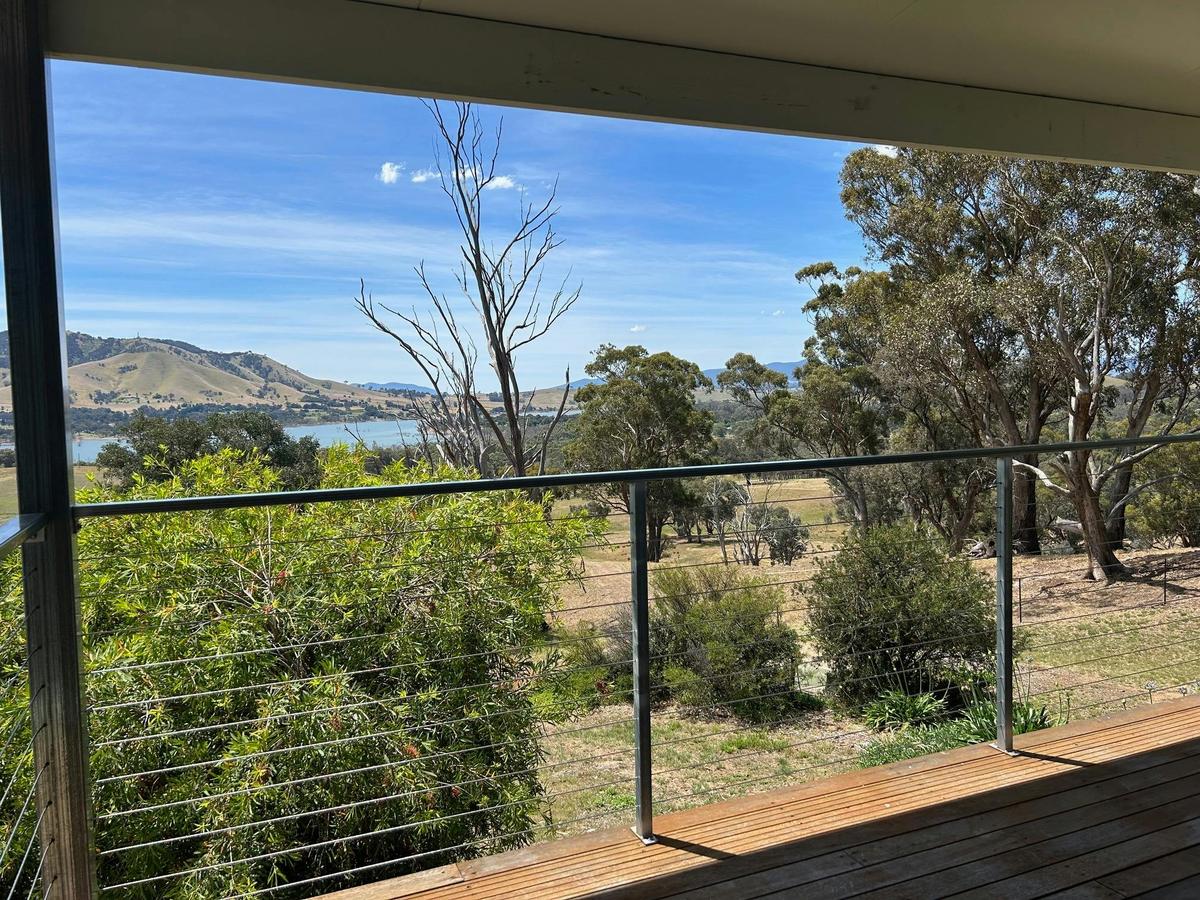 Balcony Views of Lake Eildon